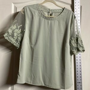 XL pale green ladies top